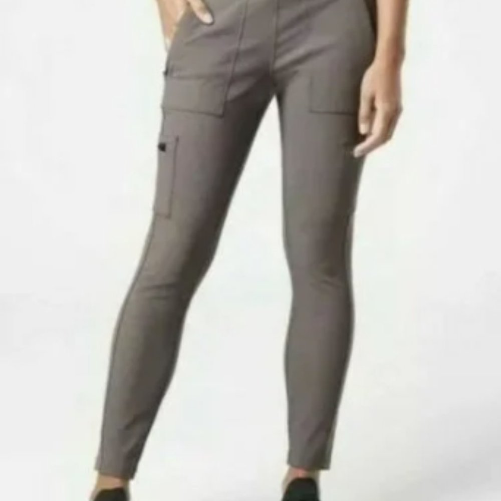 NWOT Athleta Headland Hybrid Cargo Tight in Grey/Beige